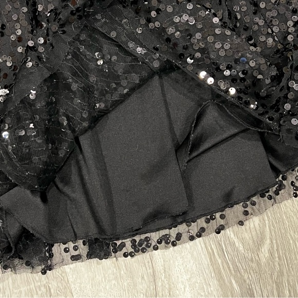 Material Girl Black Sequin Skirt Size Medium w/Elastic Waist - Picture 4 of 8
